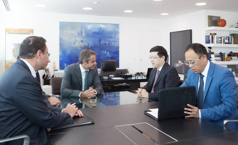 Η στρατηγική συνεργασία Ελλάδας - Κίνας στη συνάντηση Μητσοτάκη με τον πρέσβη της Κίνας