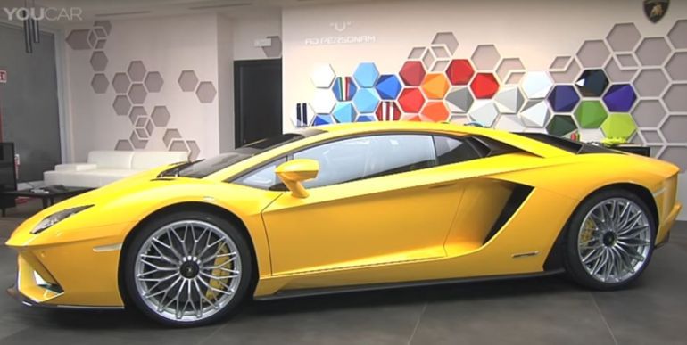 Η αποκάλυψη της νέας Lamborghini Aventador S (video)