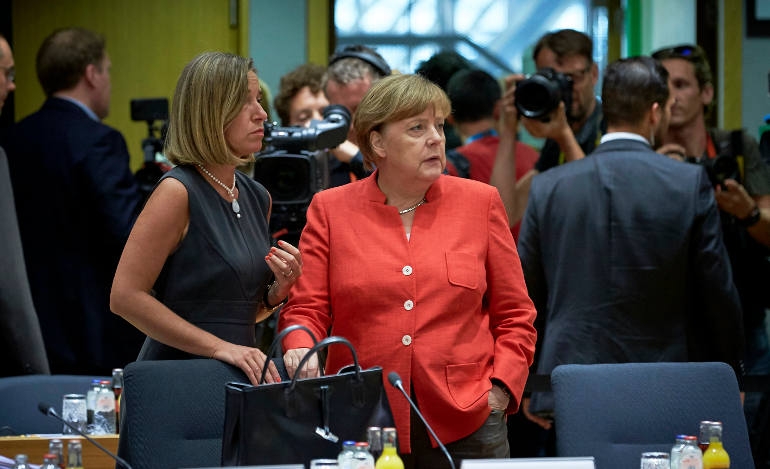 Η Γερμανία κόβει την τράπουλα