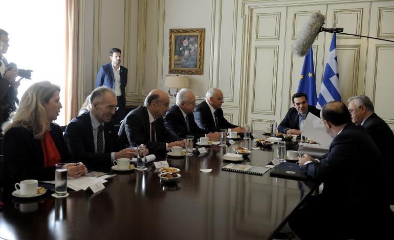 Σύσκεψη στο Μαξίμου με την Ελληνική Ένωση Τραπεζών για το νόμο Κατσέλη και τα κόκκινα δάνεια