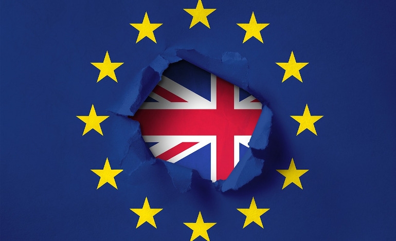 Brexit: To Λονδίνο απειλεί να αποχωρήσει από τις διαπραγματεύσεις με την ΕΕ