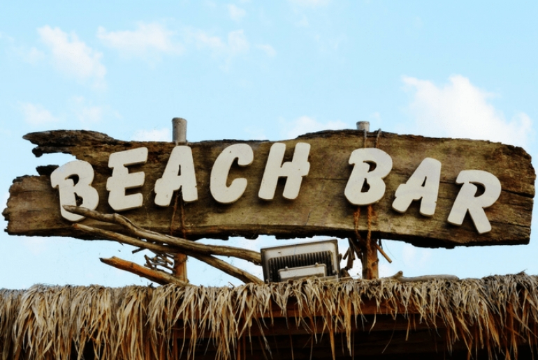 Τα πιο ωραία beach bar του κόσμου και της Ελλάδας
