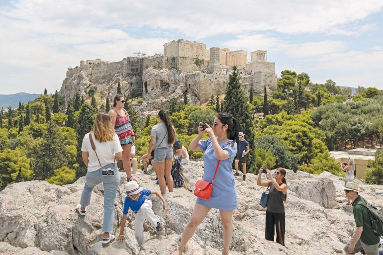 Αν και οι αφίξεις μειώθηκαν, τα έσοδα κινήθηκαν ανοδικά, κάτι που σημαίνει ότι σημειώνεται ποιοτική βελτίωση στη σύνθεση του τουριστικού ρεύματος που φτάνει στην Ελλάδα.
