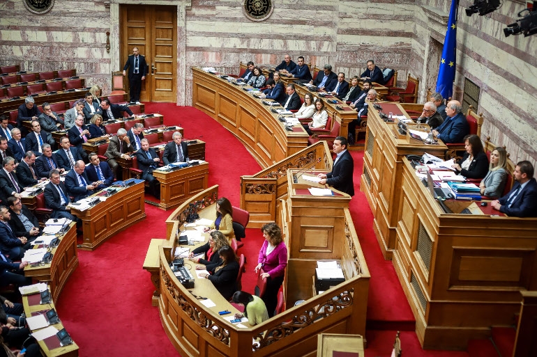 Σύγκρουση Τσίπρα - Μητσοτάκη στην Βουλή για συντάξεις και Σκοπιανό