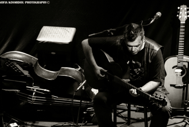 Ο Μπάμπης Παπαδόπουλος σε ένα Acoustic Set στον Φάρο του ΚΠΙΣΝ