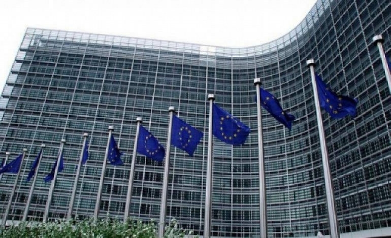 Βρυξέλλες: Μόνο 6 μήνες η αναστολή του ΦΠΑ - Προειδοποίηση για τις συντάξεις
